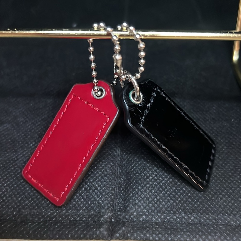 COACH Leather Tags❤️🖤 - Picture 2 of 3